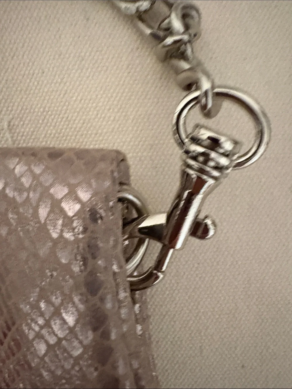 mark. chic metallic